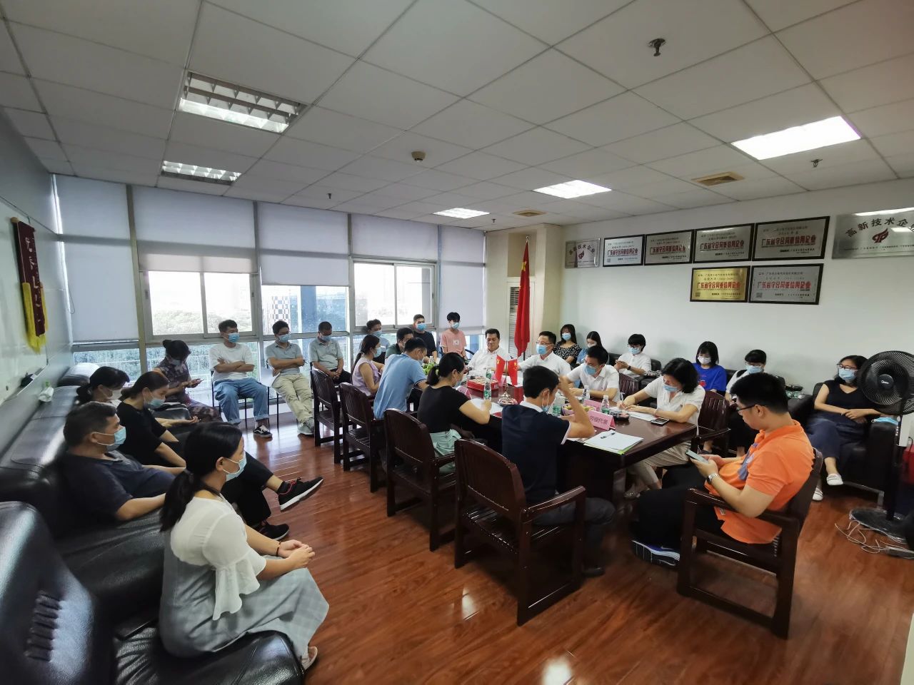《工会资讯》周志坚同志到博鱼网页电气公司宣讲《习近平谈治国理政》第三卷
